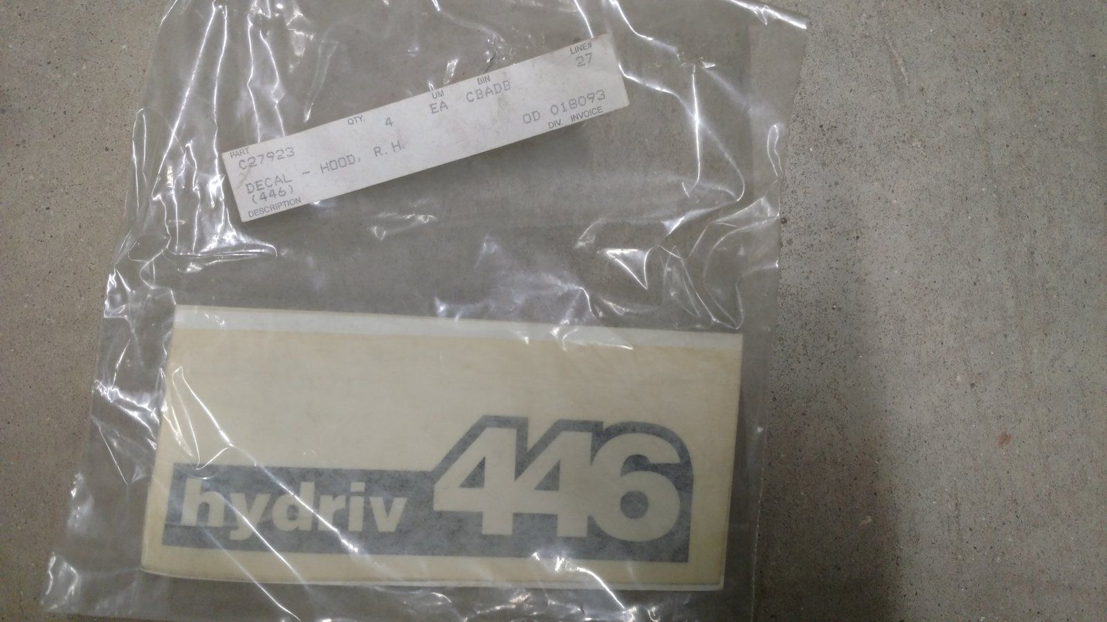 C27923 DECAL - HOOD RH 446 - Ingersoll/Case Tractor Part