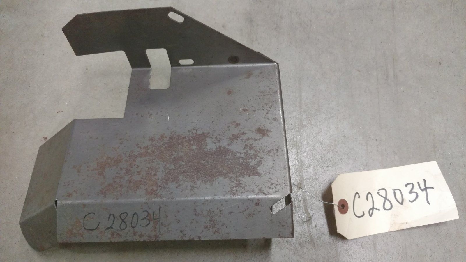 C28034 BAFFLE - R.H. (446) - Ingersoll/Case Tractor Part