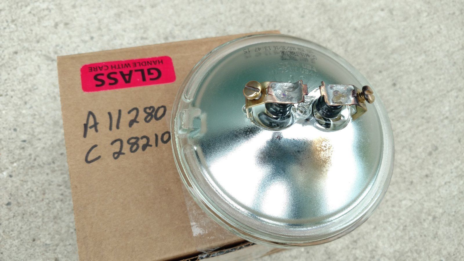 C28210 HEAD LAMP A11280 A24572 - Ingersoll/Case Tractor Part
