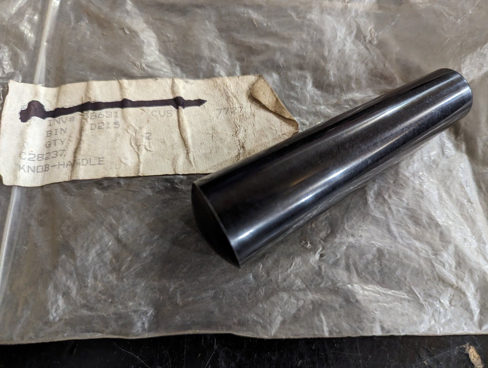 C28237 KNOB - HANDLE - Ingersoll/Case Tractor Part