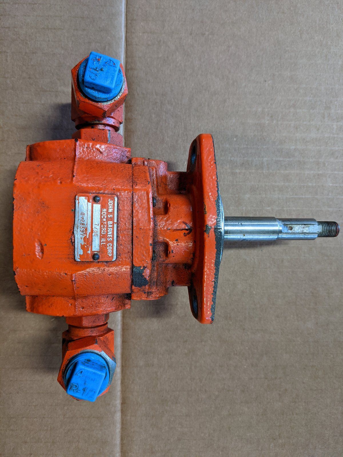 C28397 USED HYDRAULIC MOTOR - B98 - B98-B -`B98-3 - Ingersoll/Case Tractor Part