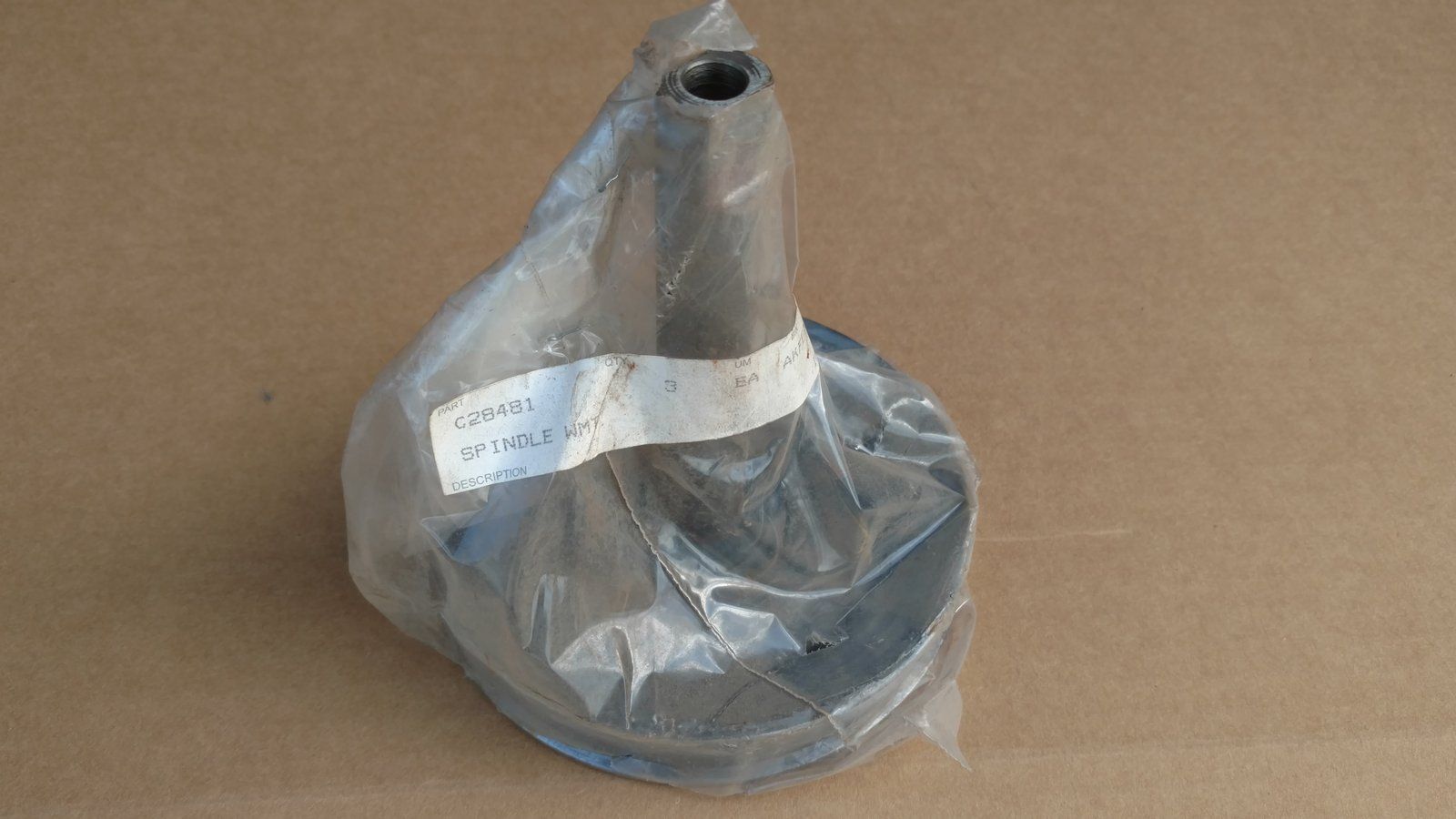 C28481 SPINDLE P41 MOWER - Ingersoll/Case Tractor Part