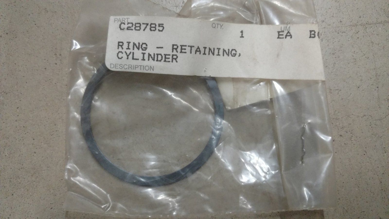 C28785 RING - RETAINING - CYLINDER - Ingersoll/Case Tractor Part