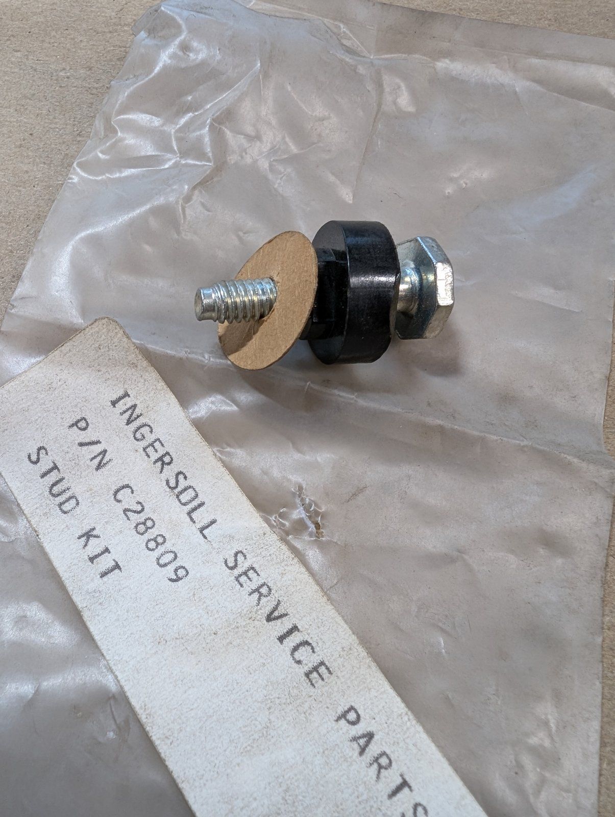 C28809 STUD KIT A40702 R15077 - Ingersoll/Case Tractor Part