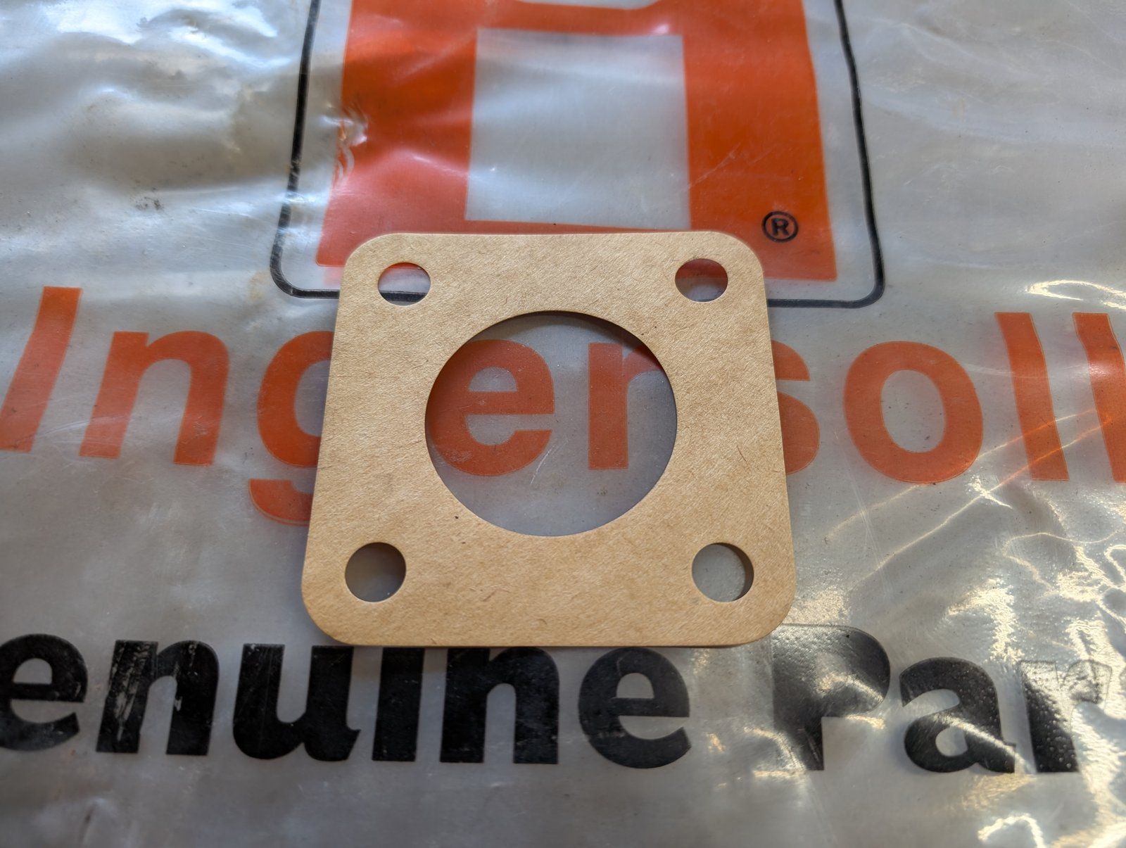 C28967 GASKET - GEAR BOX MOUNT A70128 - Ingersoll/Case Tractor Part