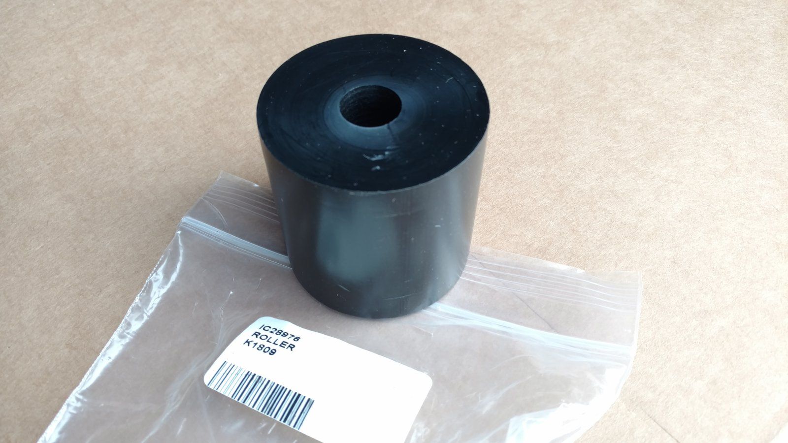 C28976 ROLLER 2.5 DIA x 2.41 - Ingersoll/Case Tractor Part