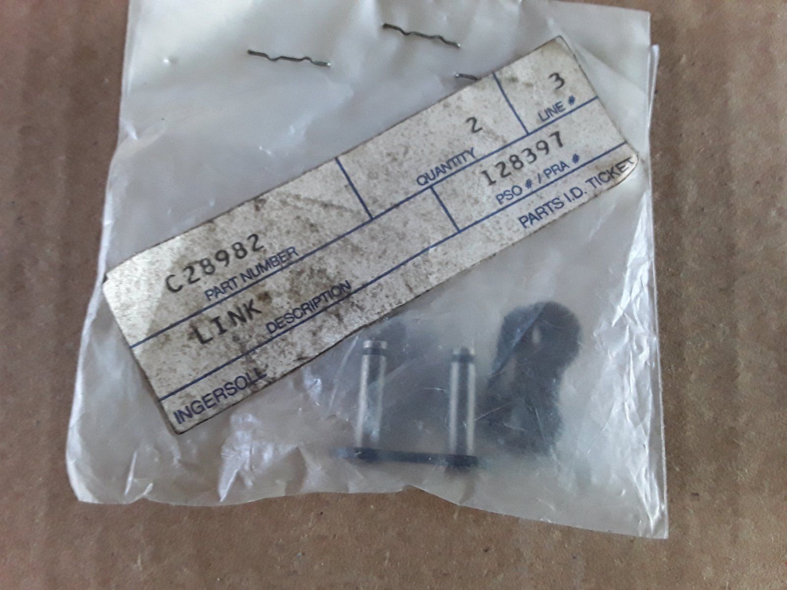 C28982 CONNECTOR LINK #40 CHAIN - Ingersoll/Case Tractor Part