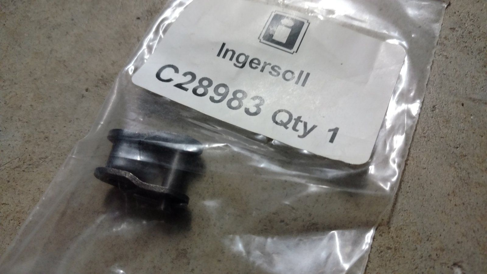 C28983 LINK - OFFSET #40 CHAIN - Ingersoll/Case Tractor Part