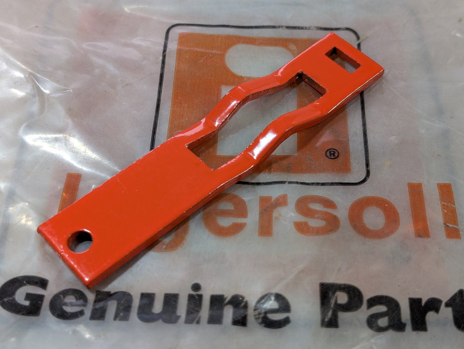 C29316 BAR LATCH PTO - Ingersoll/Case Tractor Part