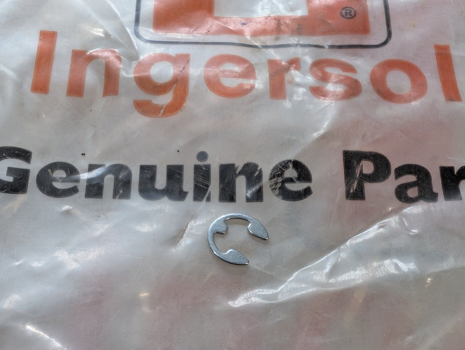 C29424 RING - RETAINING - Ingersoll/Case Tractor Part