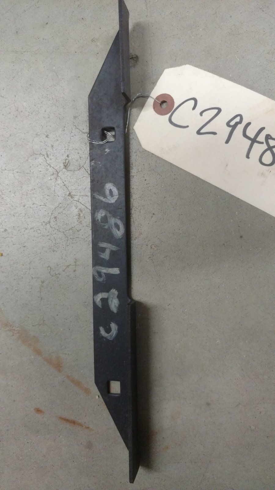 C29486 BAFFLE - CHUTE (80 Series) - Ingersoll/Case Tractor Part