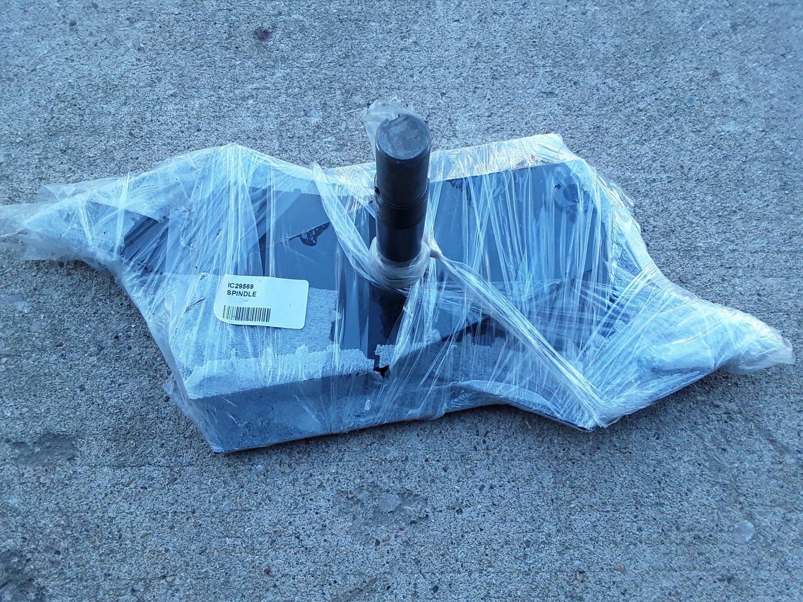 C29569 HYDRA CUTTER SPINDLE (A) - Ingersoll/Case Tractor Part
