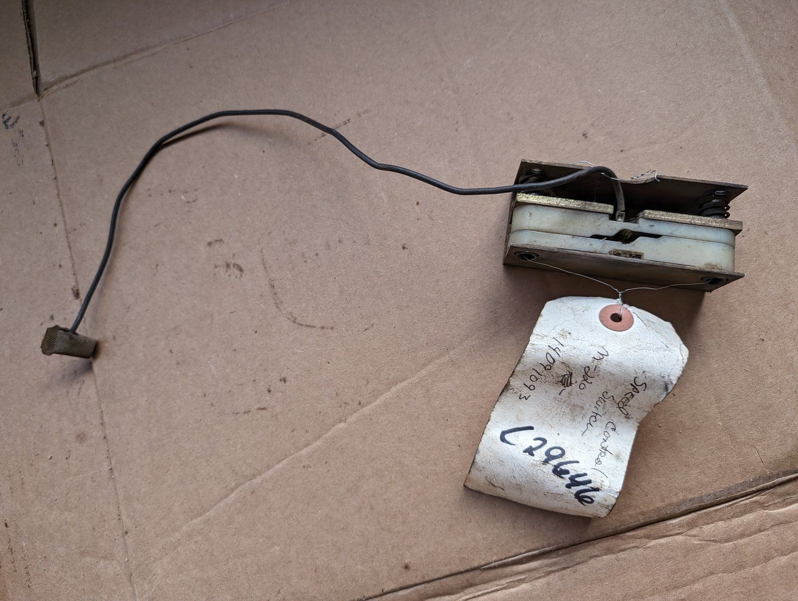 C29646 USED LOCATOR - TRAVEL CONTROL - Ingersoll/Case Tractor Part
