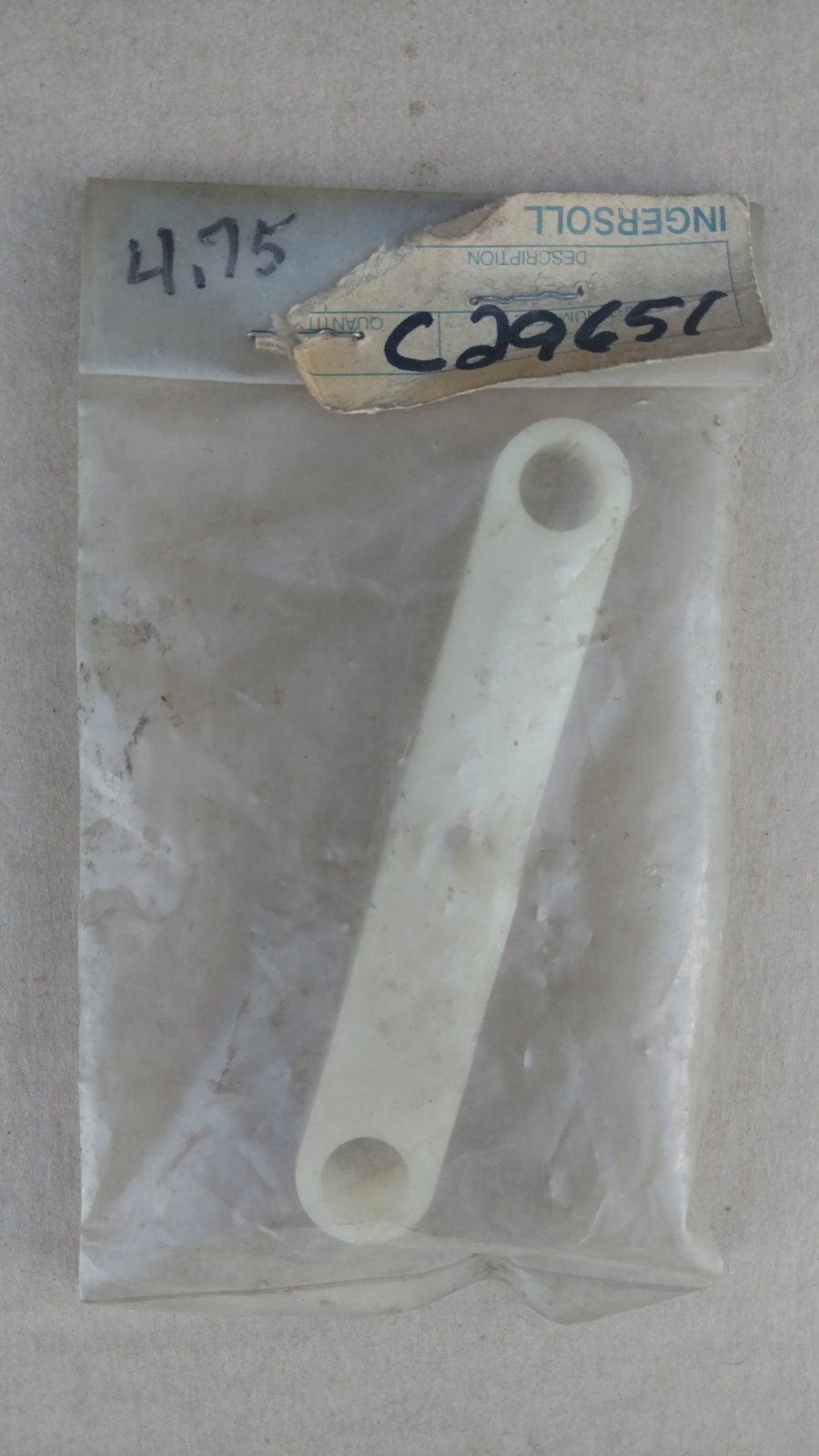 C29651 LOCATOR - HALF TRAVEL CONTROL - Ingersoll/Case Tractor Part