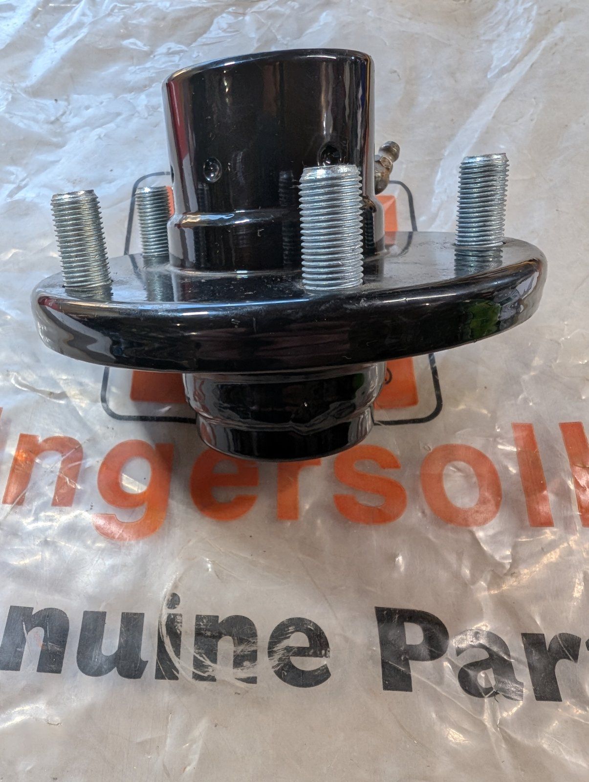 C29709 SPINDLE HUB WITH GREASE FITTING C29568 - Ingersoll/Case Tractor Part