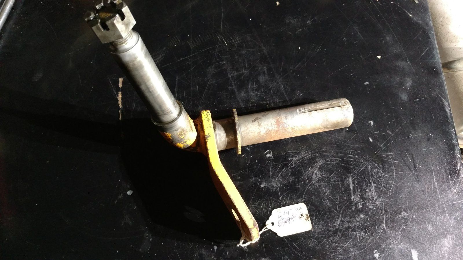 C29730 USED SPINDLE AXLE LH 600 6000 SERIES C33225 C47102 - Ingersoll/Case Tractor Part