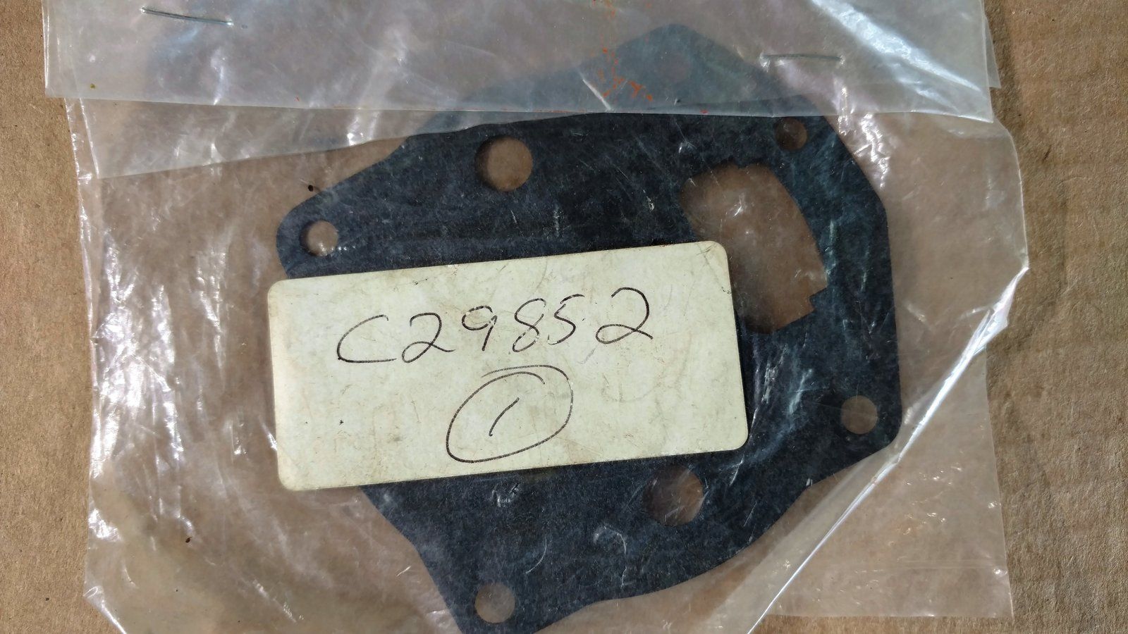 C29852 GASKET CARB BRIGGS 271609 - Ingersoll/Case Tractor Part