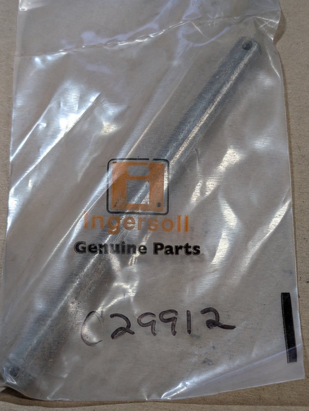 C29912 PIN PIVOT C15496 - Ingersoll/Case Tractor Part