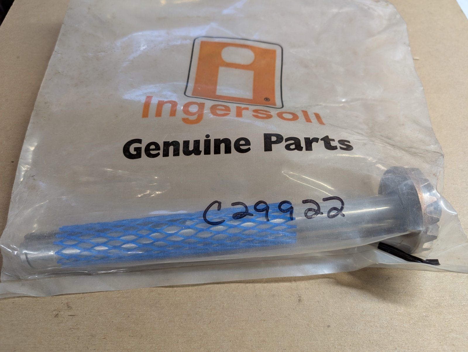 C29922 AXLE ASSY - SHORT RH (80XC -XE -XM - Ingersoll/Case Tractor Part