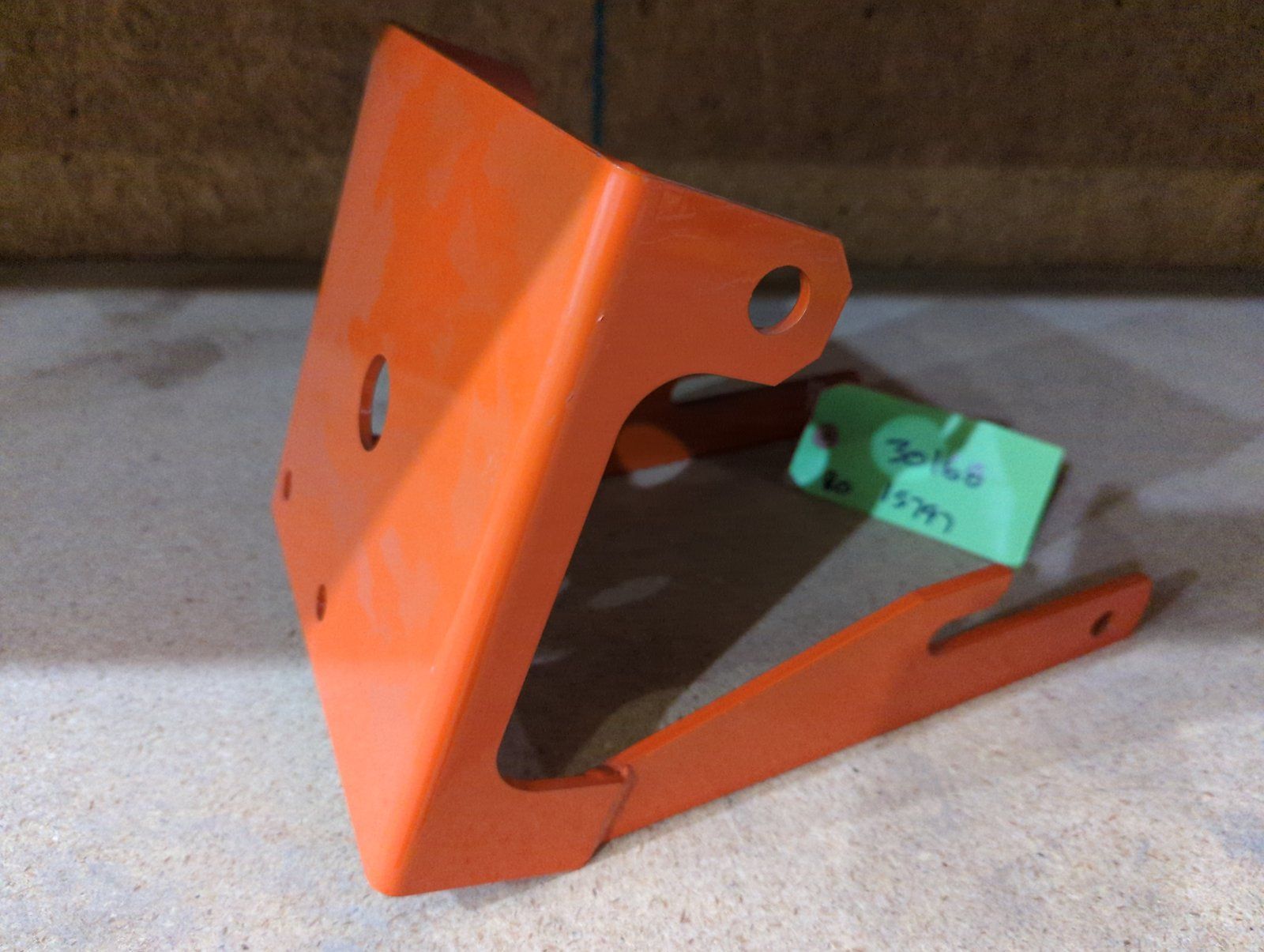 C30168 BRACKET - Ingersoll/Case Tractor Part