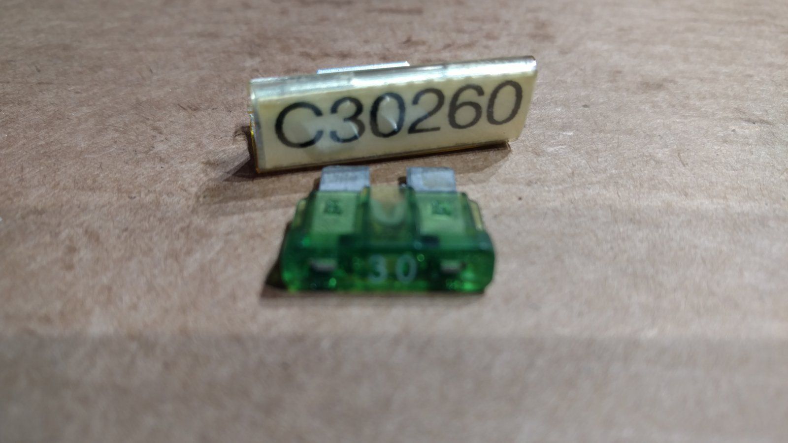 C30260 ( replaces G9021223 ) FUSE 30 AMP - Ingersoll/Case Tractor Part