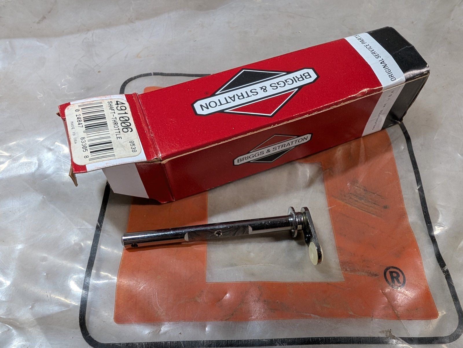 C30453 SHAFT & LEVER THROTTLE BRIGGS 491006 - Ingersoll/Case Tractor Part