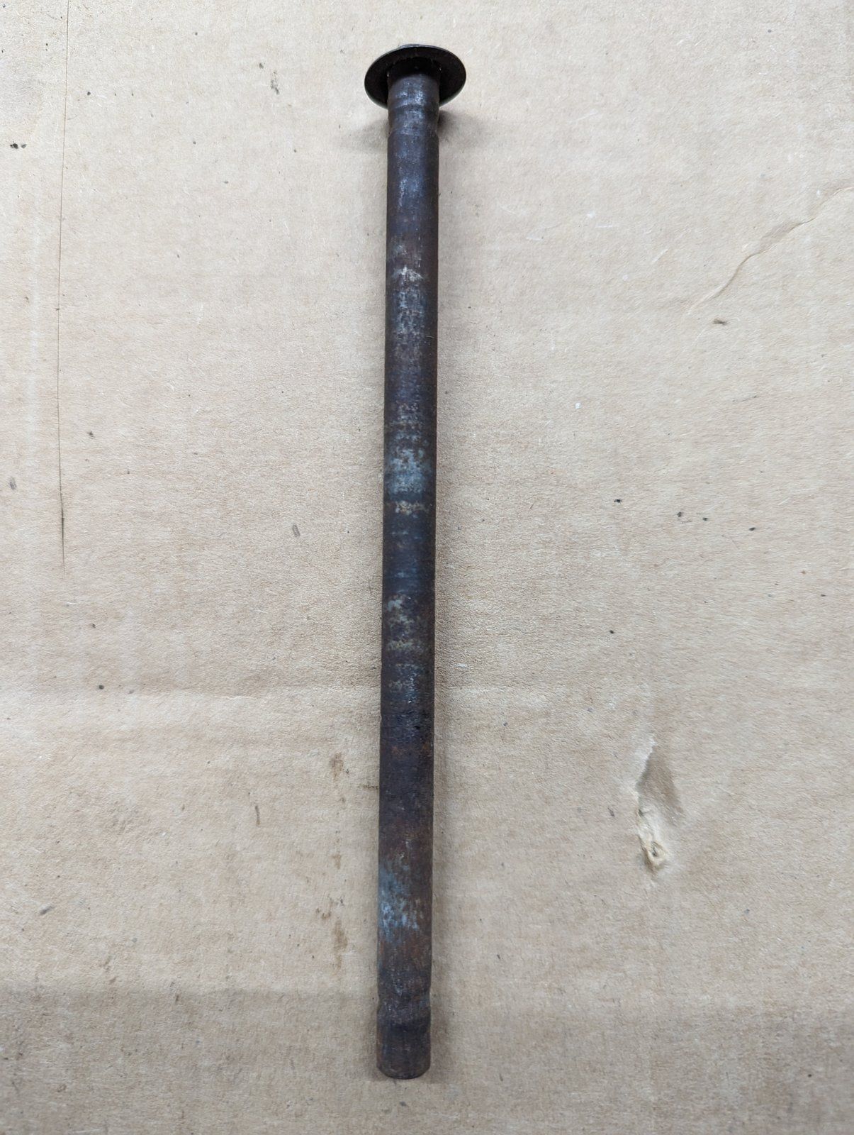 C30766 USED HINGE PIN FOR DISCHARGE CHUTE RM DECKS - Ingersoll/Case Tractor Part