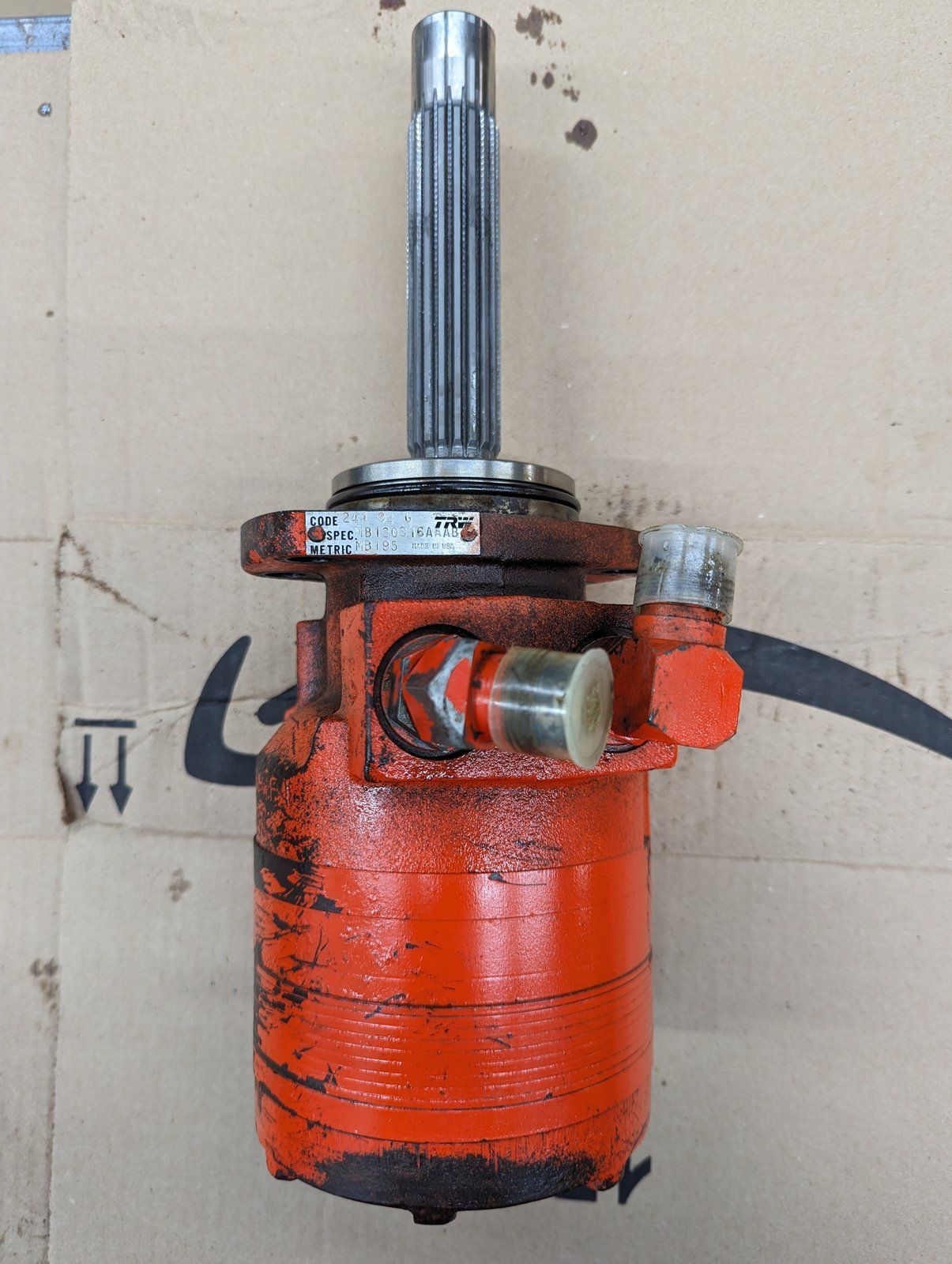 C30939 USED MOTOR - HYDRAULIC 200 3000 SERIES C16697 - Ingersoll/Case Tractor Part