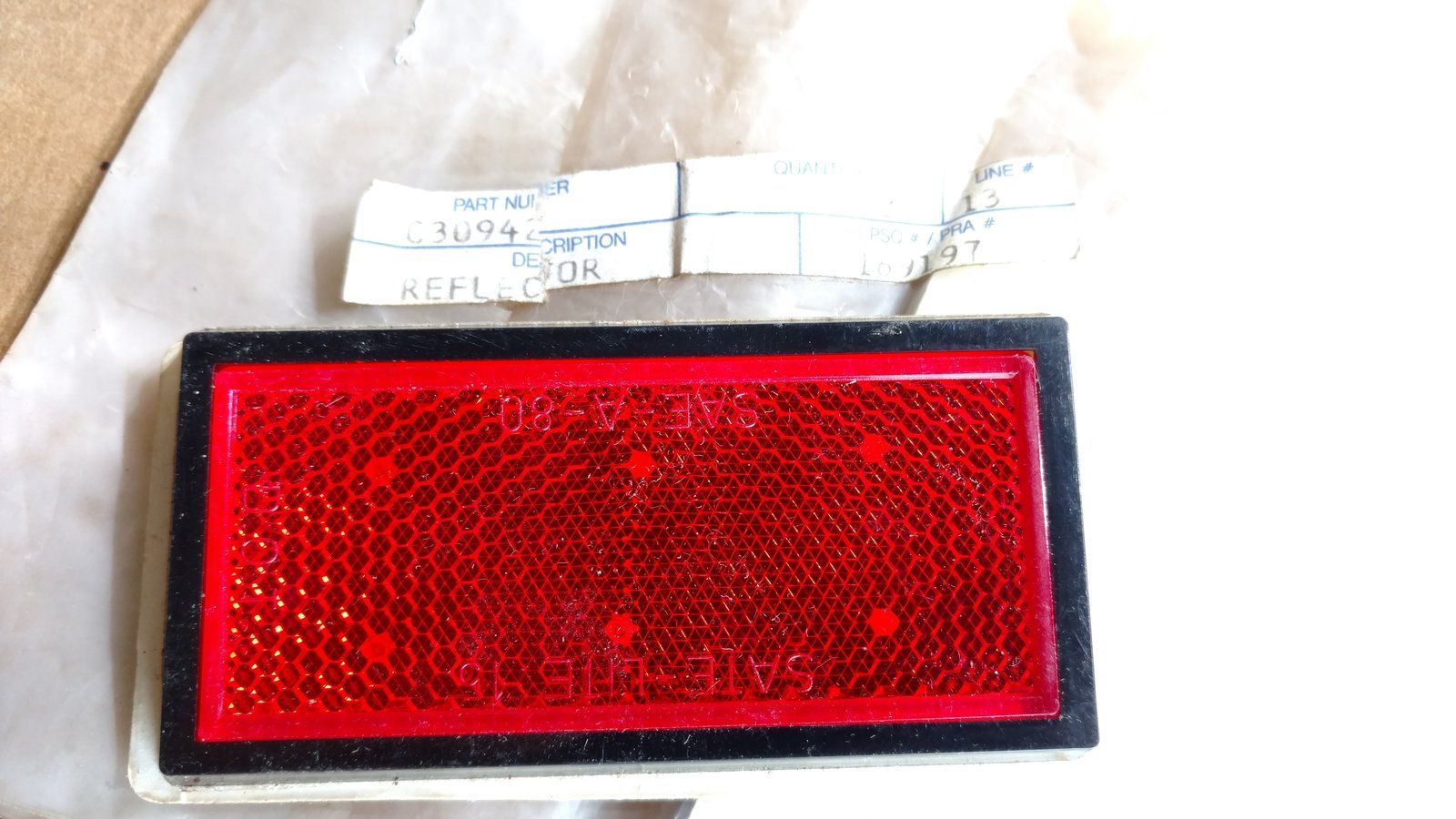 C30942 REFLECTOR - RED C27976 - Ingersoll/Case Tractor Part