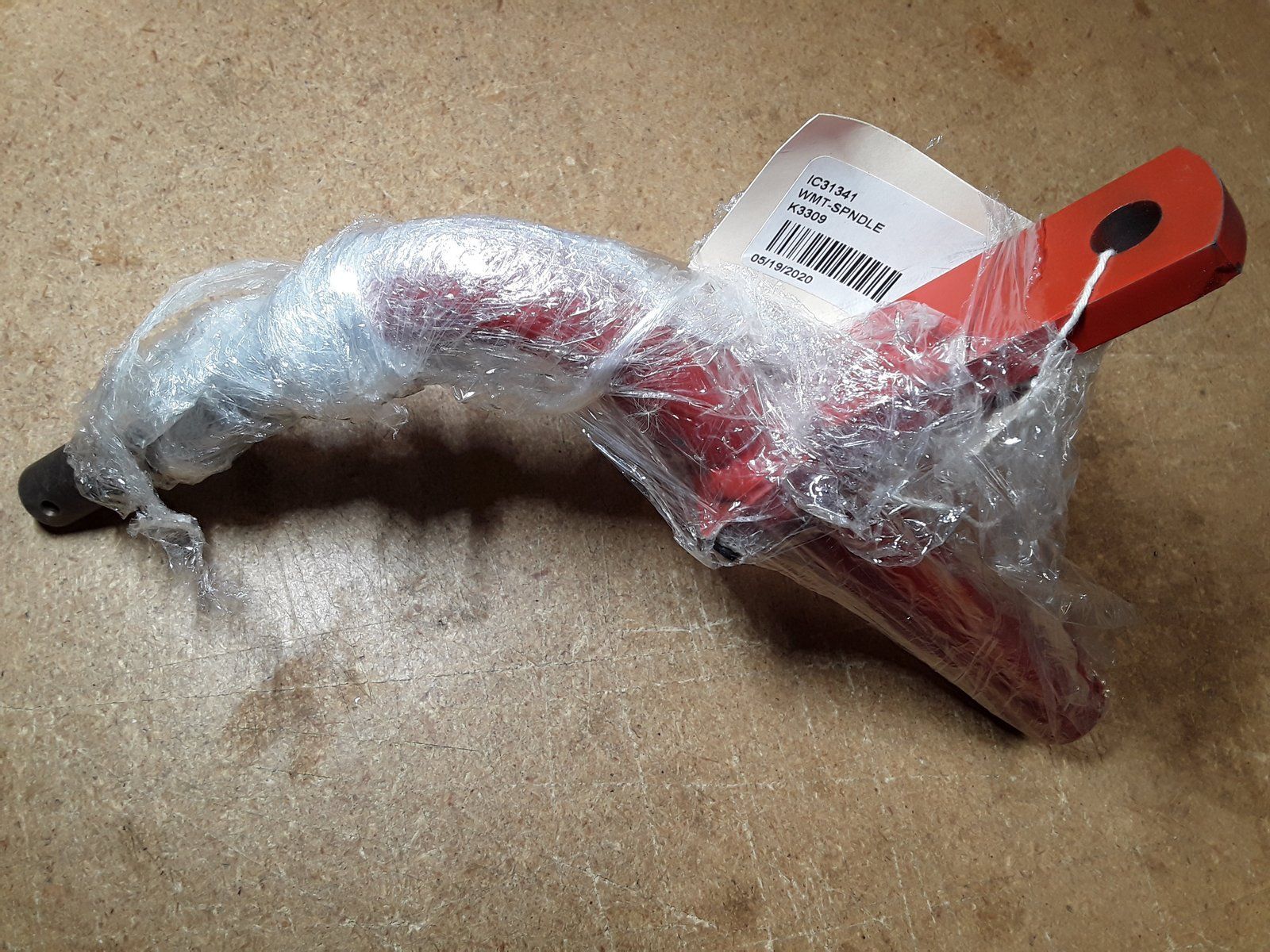 C31341 SPINDLE -RH (HC)(M/STR'G) - Ingersoll/Case Tractor Part