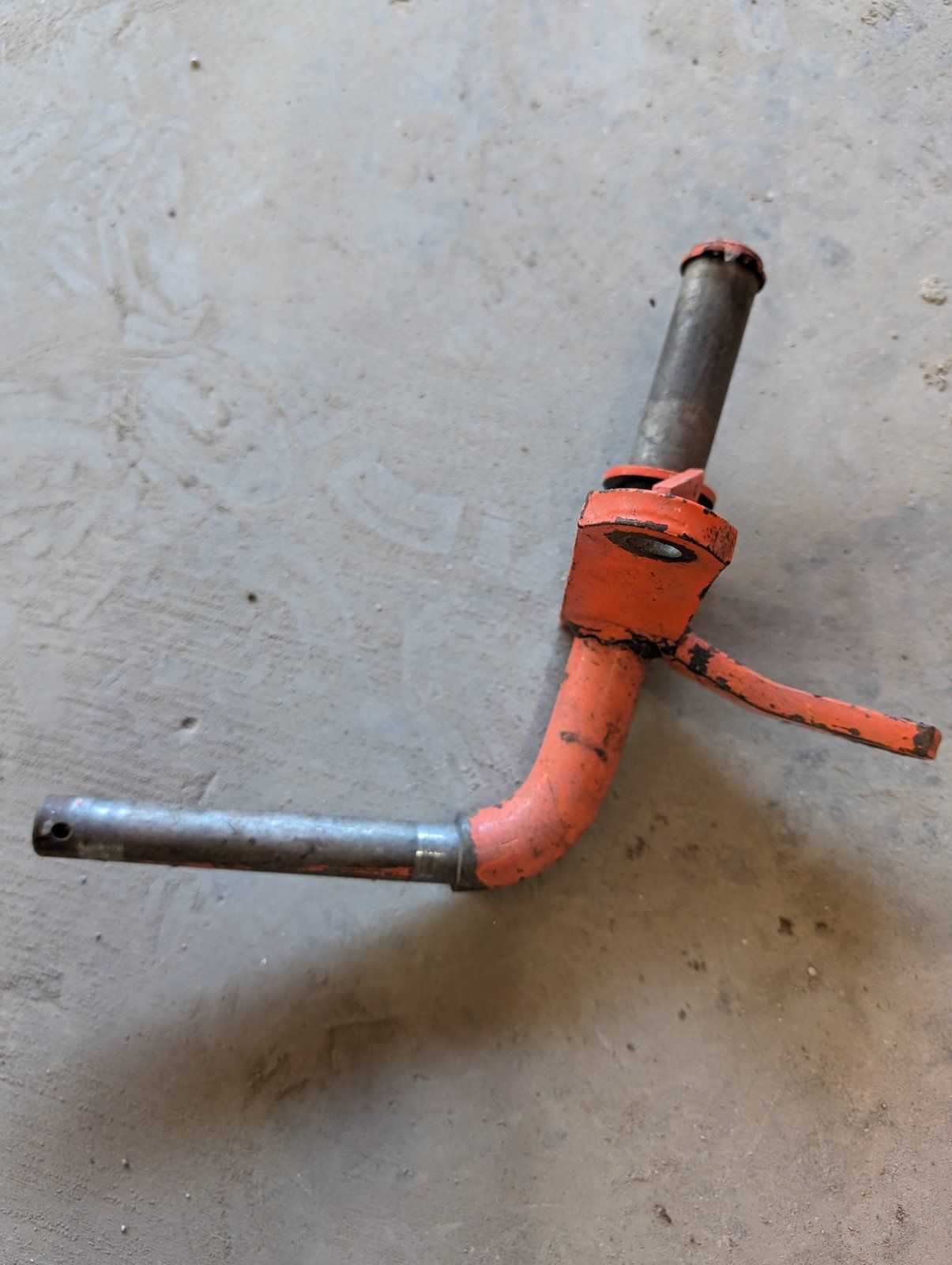 C31341 USED SPINDLE RH - Ingersoll/Case Tractor Part