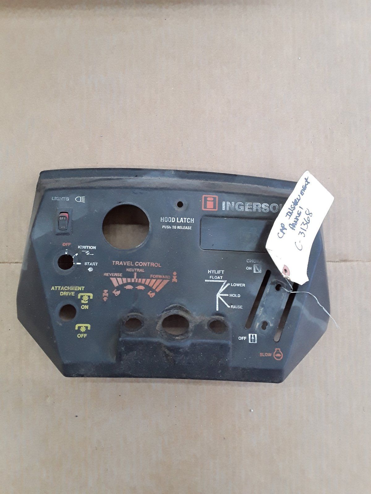 C31368 USED CAP INSTRUMENT PANEL - Ingersoll/Case Tractor Part