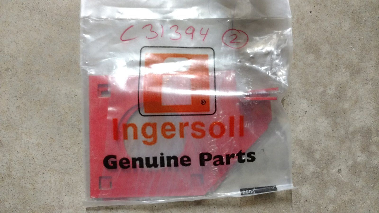 C31394 BRACKET - ADJ PLATE (RM60) - Ingersoll/Case Tractor Part