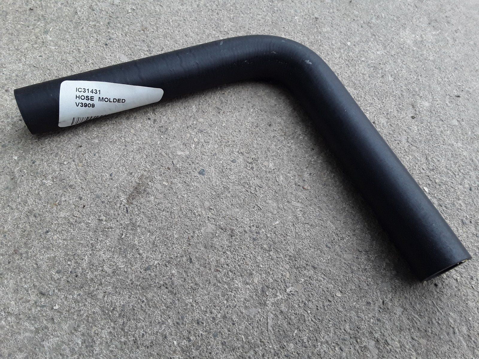 C31431 HOSE 90 DEG 3/4 IDx6.75x6.75 - Ingersoll/Case Tractor Part