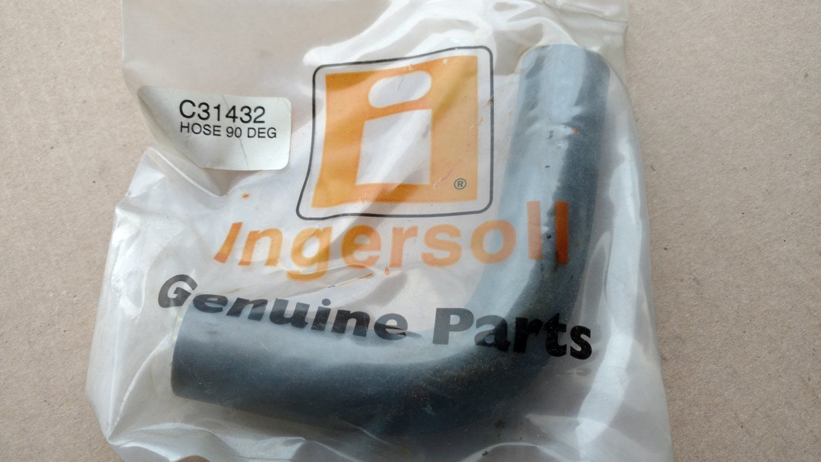 C31432 HOSE 90 DEG 3/4IDx3.5x4.5" - Ingersoll/Case Tractor Part