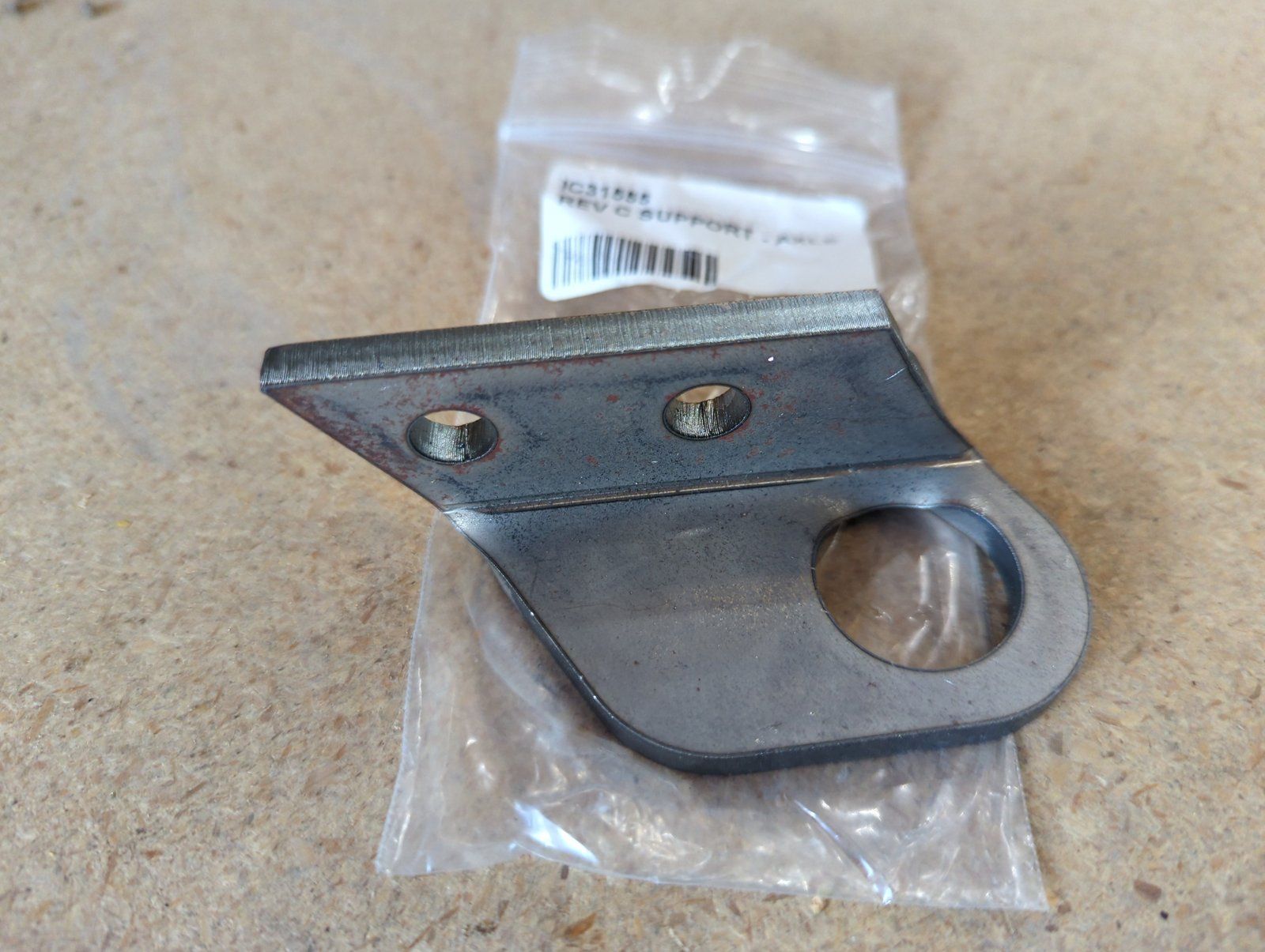 C31555 REV C SUPPORT - AXLE - Ingersoll/Case Tractor Part