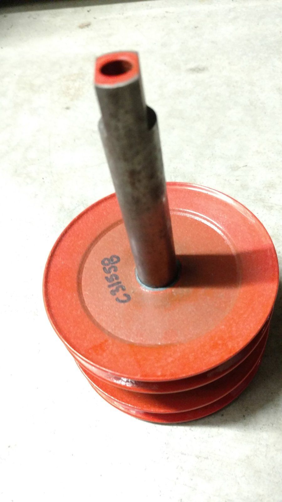 C31558 SPINDLE - CENTER RM38 - Ingersoll/Case Tractor Part