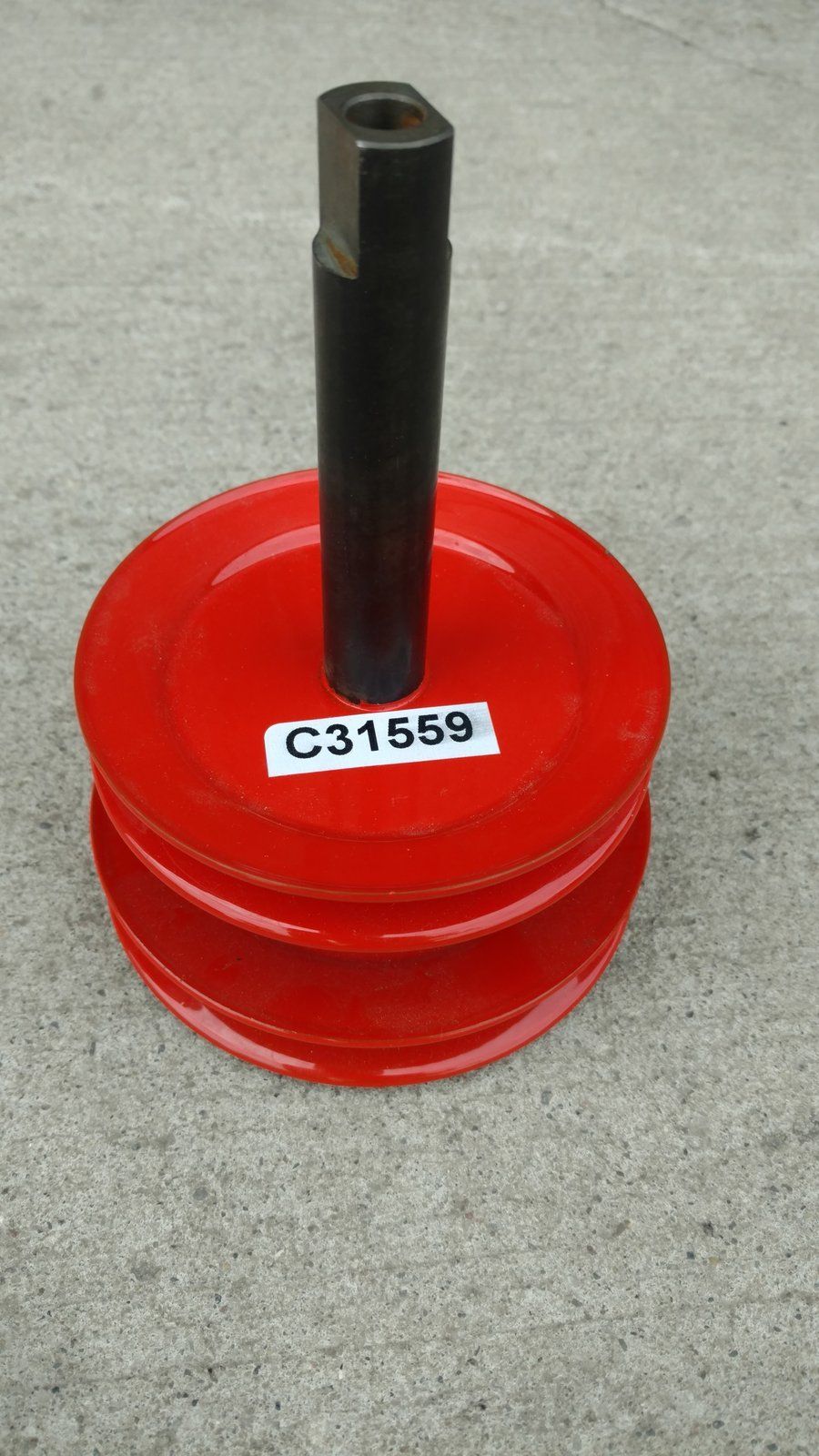 C31559 SPINDLE - CENTER RM44 - Ingersoll/Case Tractor Part