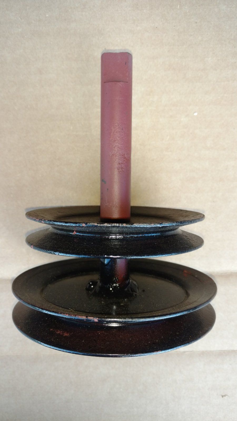 C31560 USED - CENTER SPINDLE RM48 - Ingersoll/Case Tractor Part