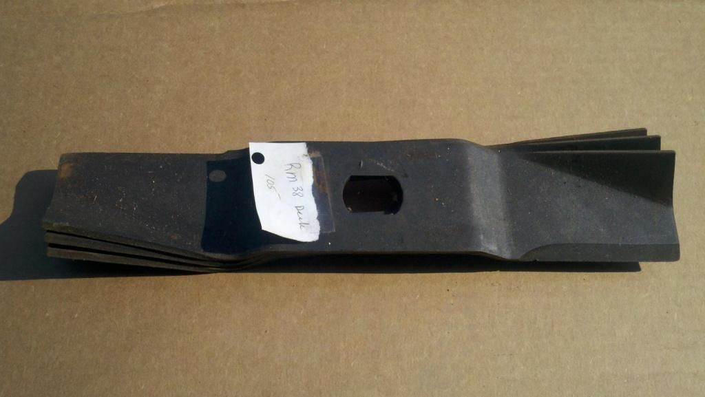 C31570 BLADE - RM38 MOWER 13.48 38