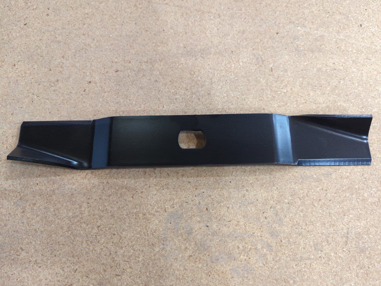 C31572 BLADE RM48 MOWER DECK - Ingersoll/Case Tractor Part