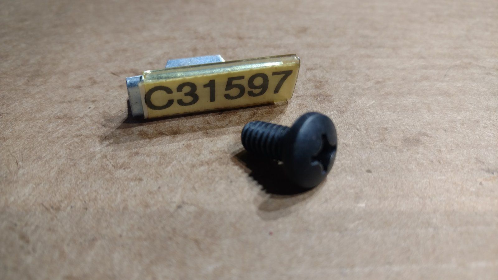 C31597 SCREW 1/4-20x1/2 PHL PH BLK TF - Ingersoll/Case Tractor Part
