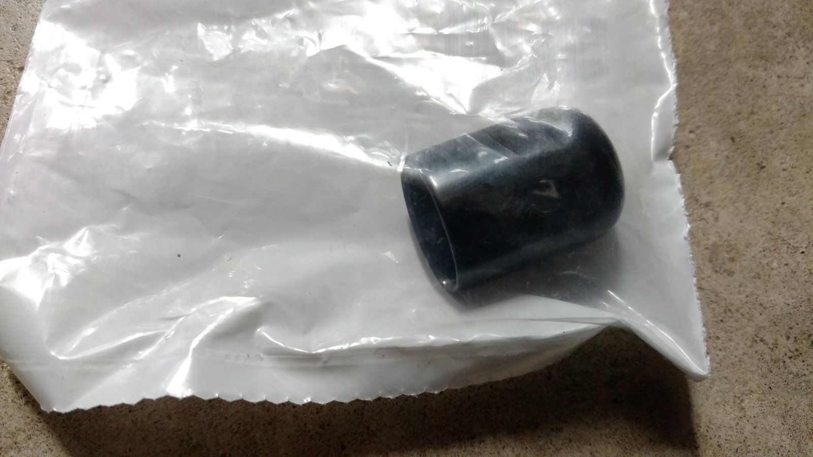 C31605 CAP - ACTUATOR (BLACK) - Ingersoll/Case Tractor Part