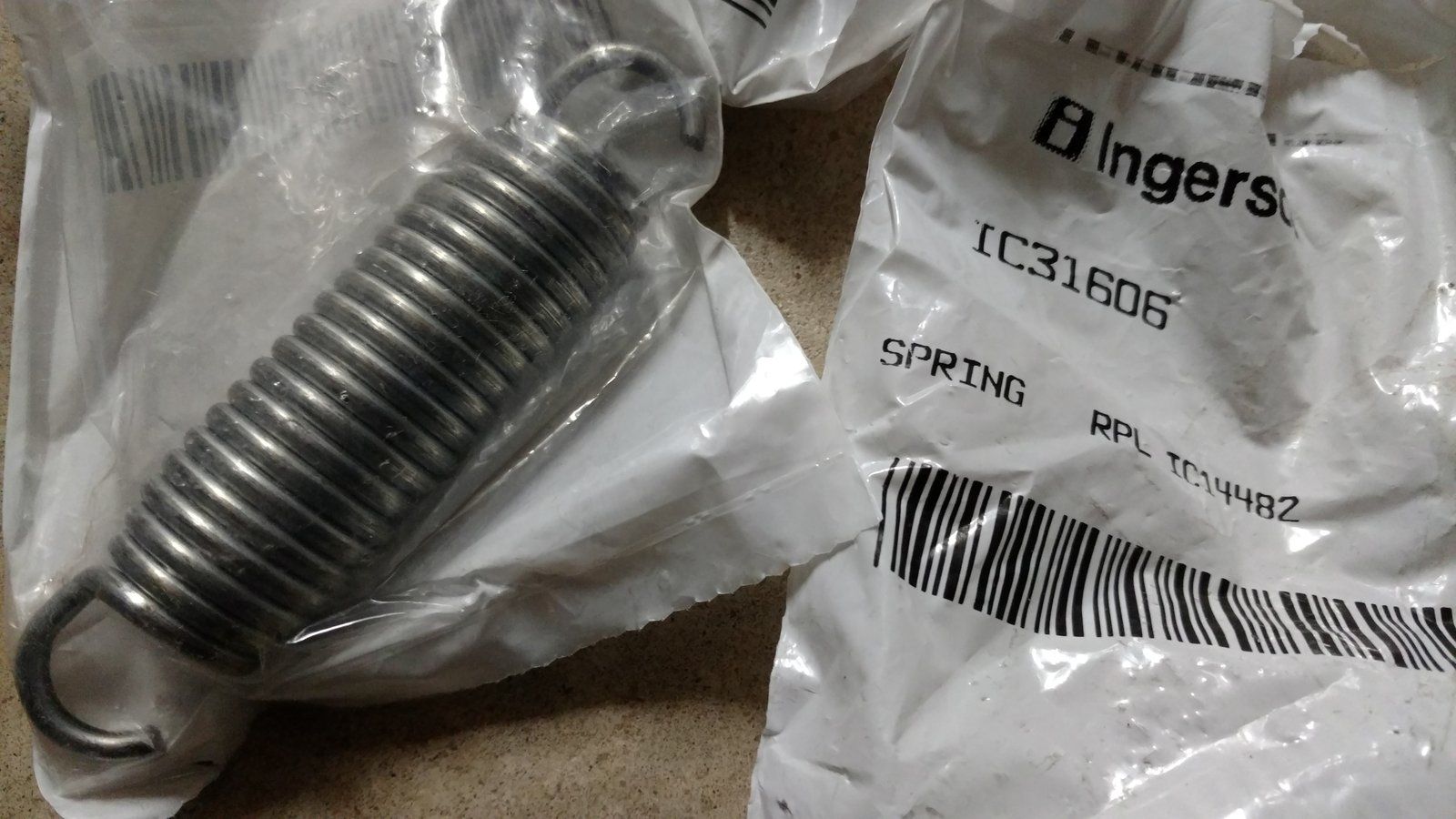 C31606 SPRING - DECK IDLER TENSION C14482 G9021610 - Ingersoll/Case Tractor Part