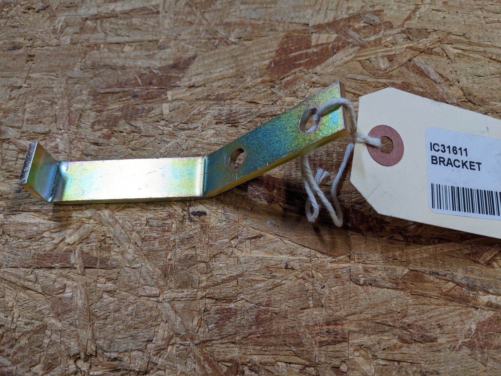 C31611 BRACKET - HOOD STOP - Ingersoll/Case Tractor Part