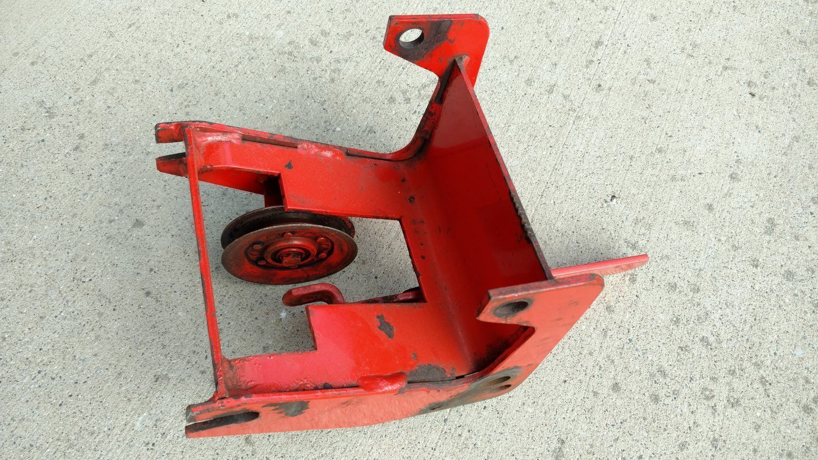 C31913 USED MOUNTING BRACKET SB38 SB48 - Ingersoll/Case Tractor Part