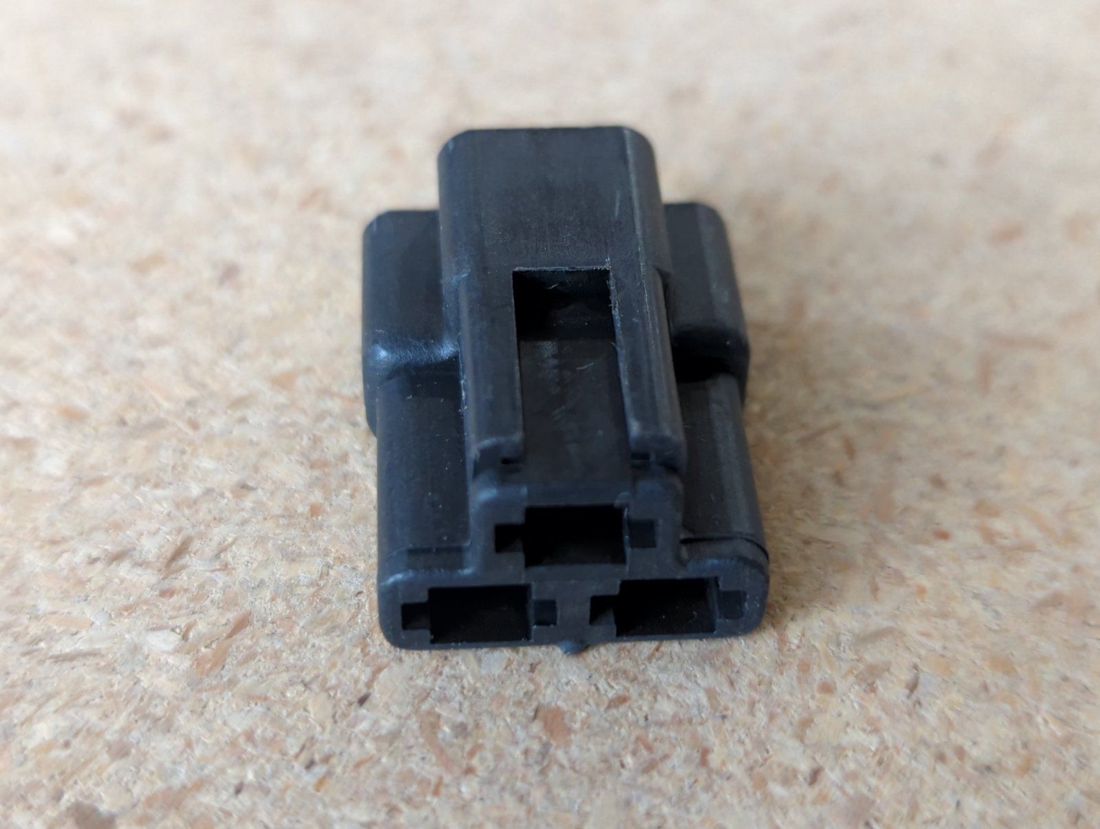 C31949 CONNECTOR - 3 WAY MALE (56 SERIES) - Ingersoll/Case Tractor Part
