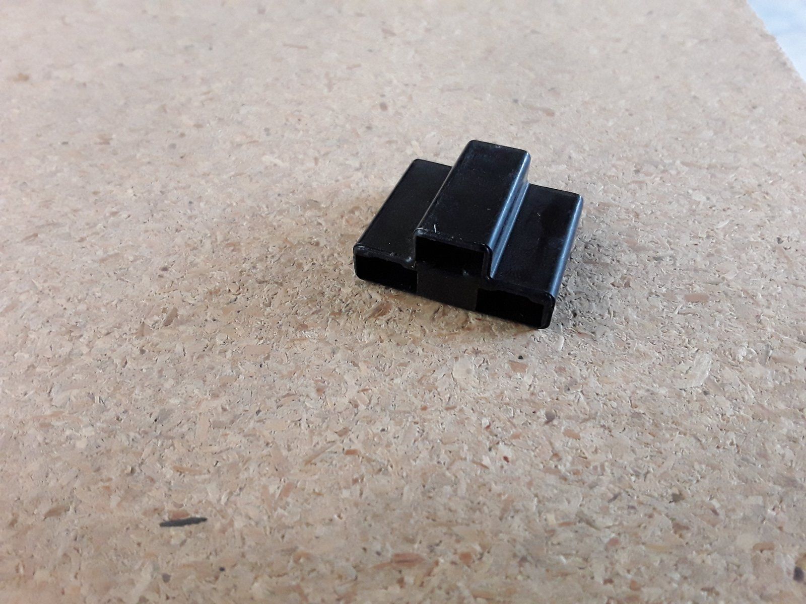 C31950 CONNECTOR - 3 WAY FEMALE - Ingersoll/Case Tractor Part
