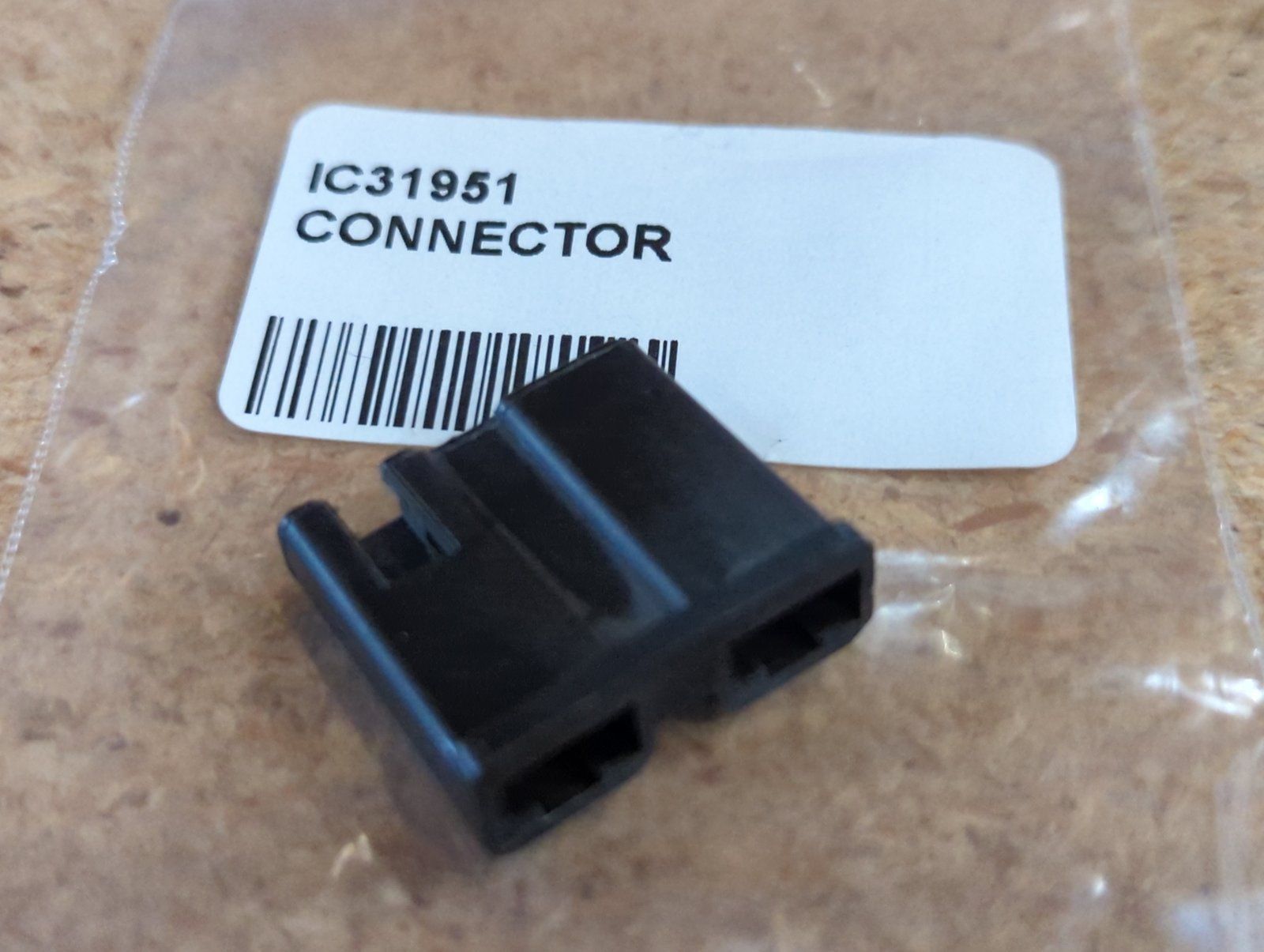 C31951 CONNECTOR - Ingersoll/Case Tractor Part