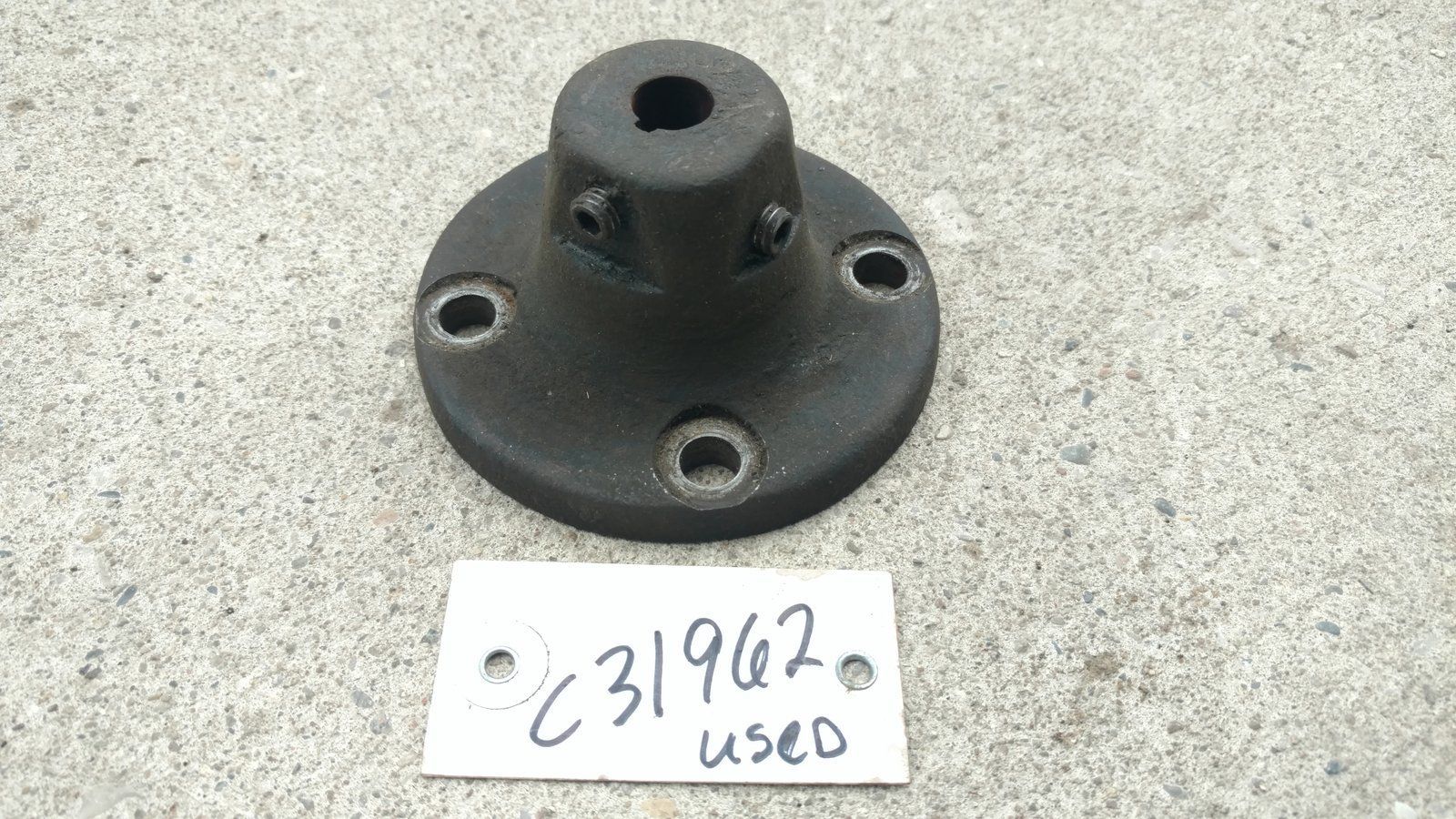 C31962 USED PUMP ADAPTOR - KOHLER MAGNUM - Ingersoll/Case Tractor Part